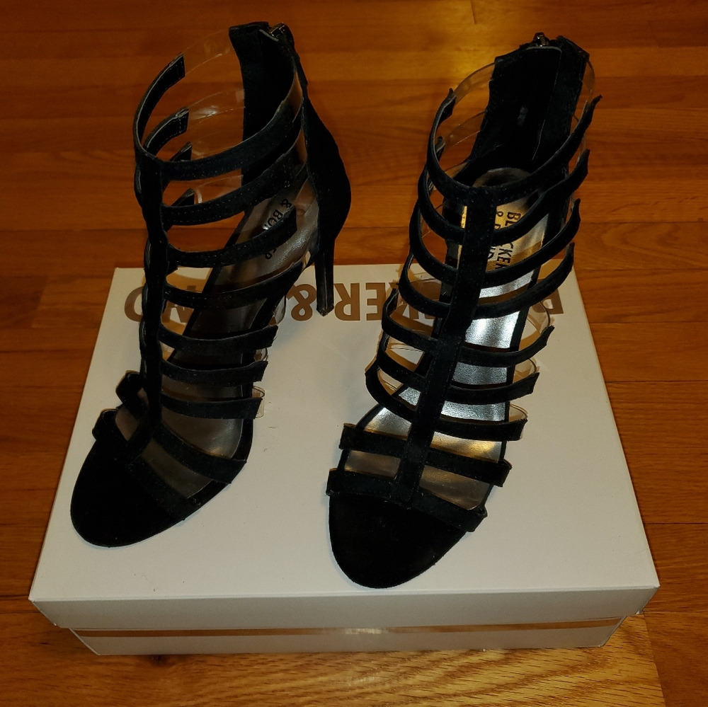 Mauve black 6 1/2 M heels